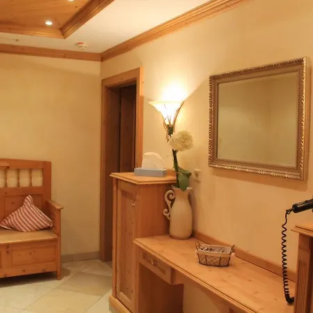 Garden & Goetzfried Hotel 4*