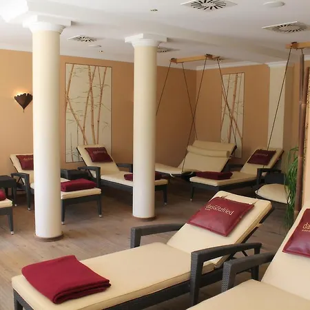 Garden & Goetzfried Hotel