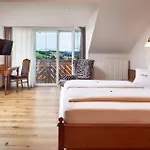 Garden & Goetzfried Hotel 4*