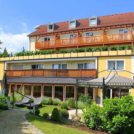 Garden & Goetzfried