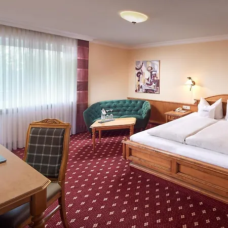 Отель Garden & Goetzfried