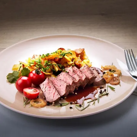 מלון Garden & Goetzfried 4*