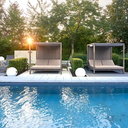 Готель Garden & Goetzfried