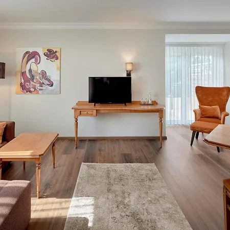 Готель Garden & Goetzfried 4*