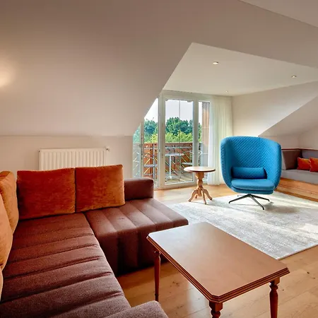 מלון Garden & Goetzfried 4*